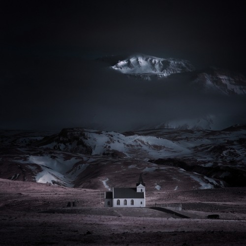 crossconnectmag:Featured photography by Andy Lee.Artist...