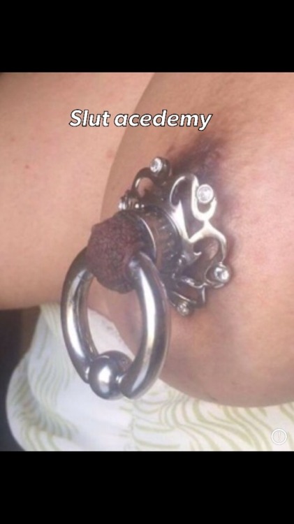 11ringsslut:As rings belong to a slave - we manage that to.Here...