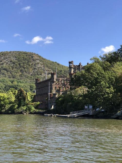 abandonedandurbex:Bannerman Castle on Pollepel Island....