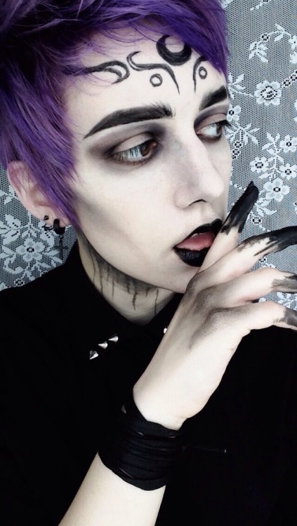 goth makeup on Tumblr