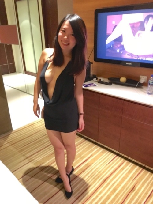 whorehunter:Lisa the Singaporean married whore wife at work....