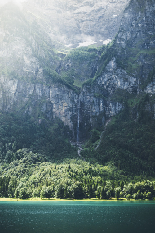 satakentia:DreamingKlöntalersee, Switzerlandby Rodrigo...