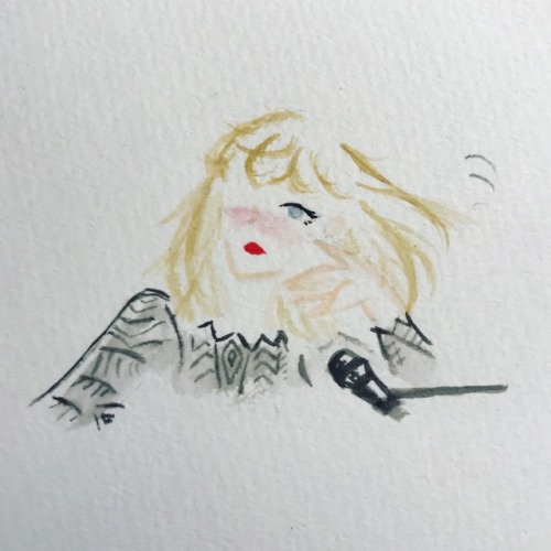 swiftie13aya:Taylor singing All Too Well at the Super Saturday...