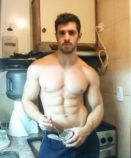 keepemgrowin:“Just some protein to keep the muscles growing.”