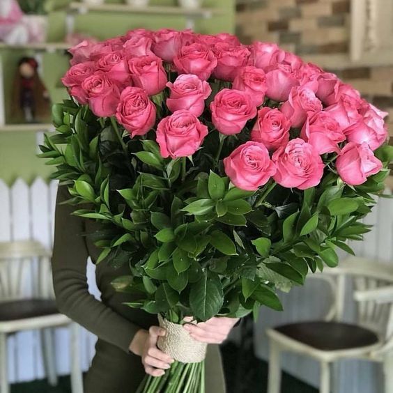 Cosmeagardens Online Florist Happy Anniversary Roses