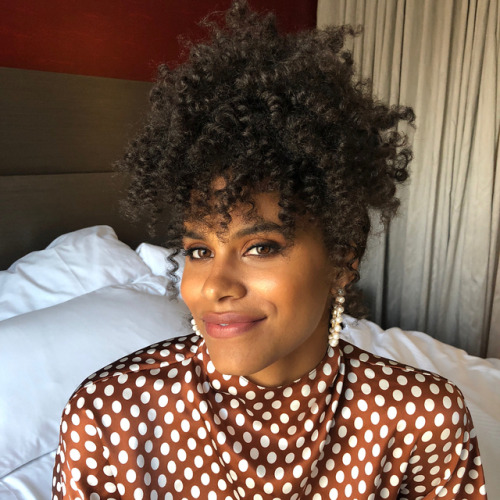 zaziesource:Zazie Beetz look for Comic Con.