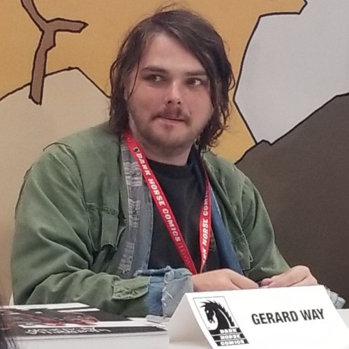 emoflavorednightmare:Gerard Way at New York Comic Con 2018.