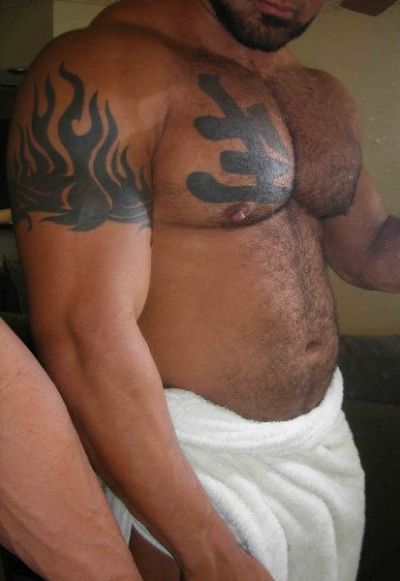 Beefy, tattooed muscle daddies are fuckin’ hot! #MuscleBear