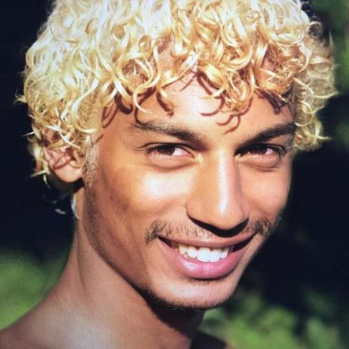 medusabraids:blonde hair on black people is my fave concept 