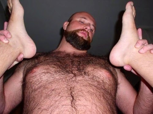 onehairyhypnohunter:Just keep looking at me, boy. Don’t you...