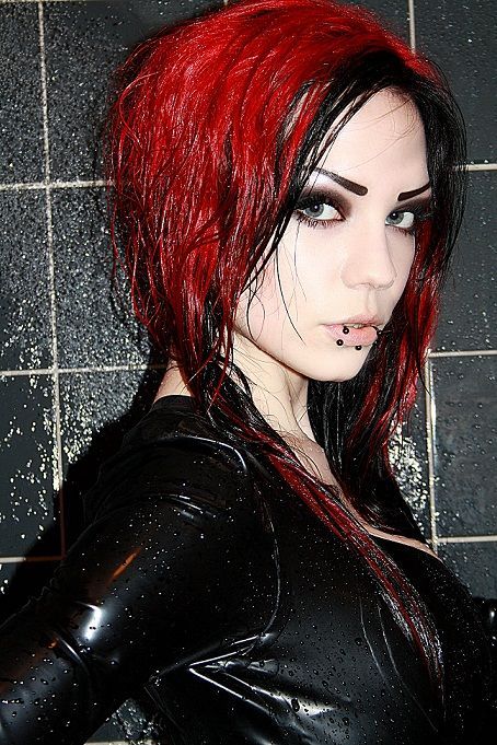 gothsinglesinyourarea:Gothic Girls and Models