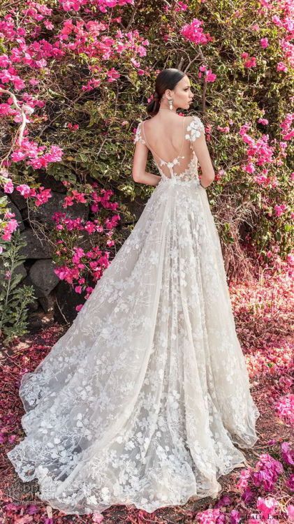 (via Galia Lahav Couture Fall 2018 Wedding Dresses — “Florence...