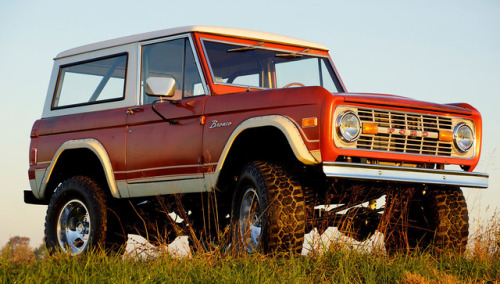 utwo:Ford Bronco© gateway broncos