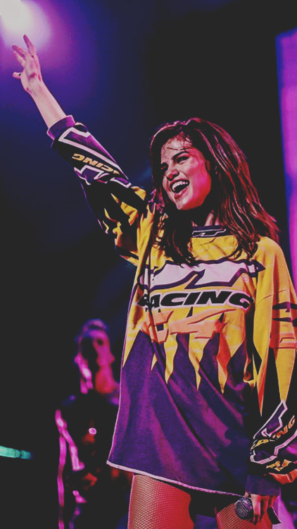 hypescreens:SELENA GOMEZ | HYPESCREENS LIKE//REBLOG IF YOU...