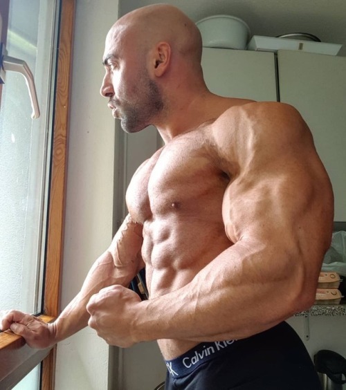 jimbo1126:https://musclecorps.tumblr.com/post/178493654804