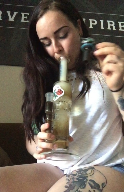 thestonergypsy:Got me high af.