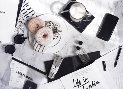 ✖️b o n j o u r✖️Monday / Lundi / LunesDonuts, milk &...