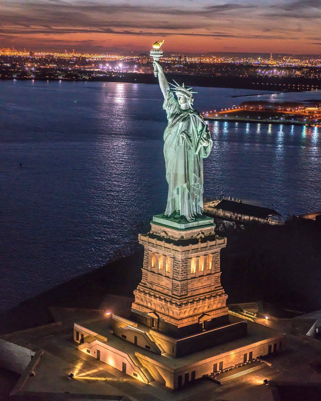 The Statue of Liberty by @davidlacombenyc
