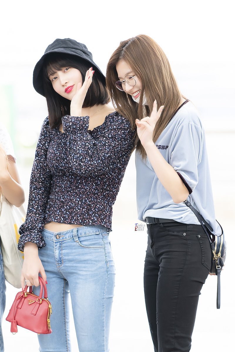 Twice - Airport Fashion - Summer 2018 Follow... - Viviane Fashion