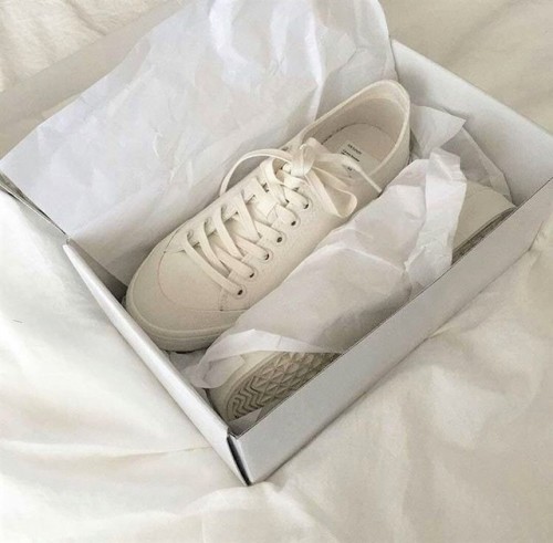 upload instagram shoes white white shoes fashion clothing outfit style aes aesthetic white neutral white aesthetic