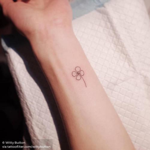 By Witty Button, done in Seoul. http://ttoo.co/p/213707 flower;small;good luck;micro;tiny;st patricks day;ifttt;little;nature;wrist;minimalist;other;fine line;patriotic;clover;line art;wittybutton;ireland