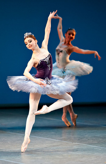 galina-ulanova:Yevgenia Obraztsova in Symphony in C (Bolshoi...