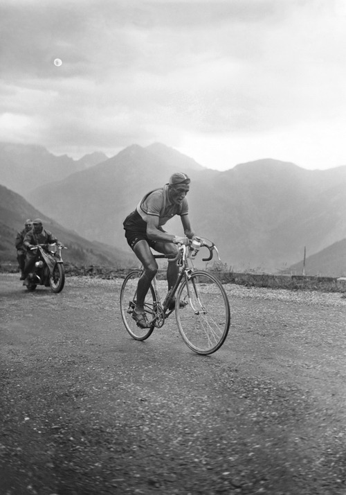 Ciclismo épico, legendario: Bartali, Coppi, Anquetil, Bahamontes, Gaul, Gimondi, Merckx... Tumblr_ozb885MqRP1tl183ro1_500