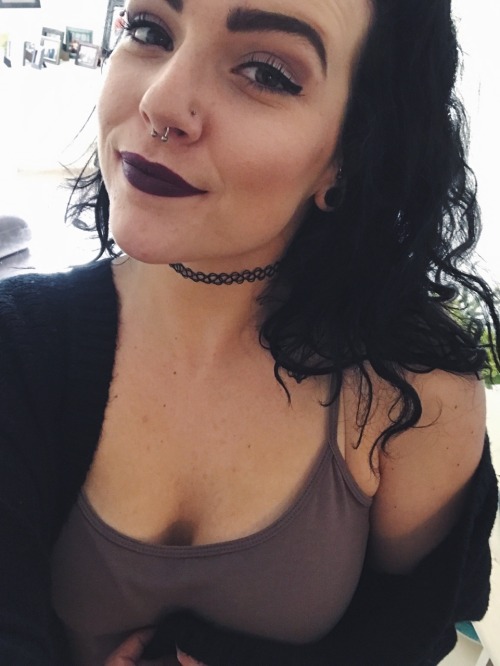 palestrauuberry:I look like a noob when I smile.Not at all.you...