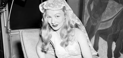 the-marriage-of-heaven-and-hell:Veronica Lake in the Daily News...