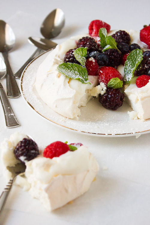 sweetoothgirl:Pavlova Recipe