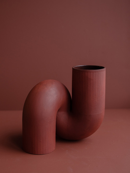 spatula:(via This Norwegian Designer is Making a Vase Every...