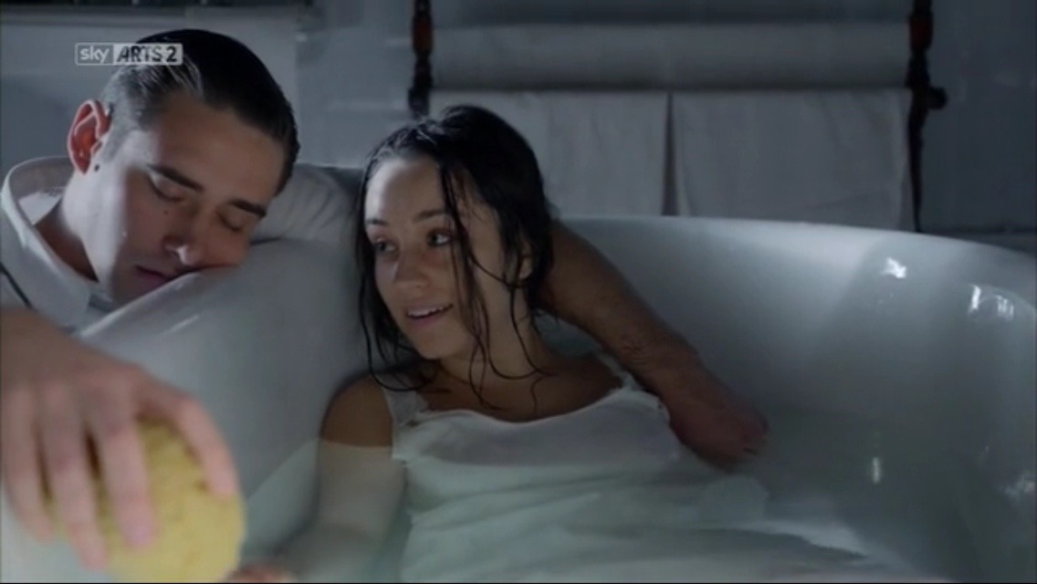 una donna (ish) — Favourite scenes from Gran Hotel (1/?) The 'Bath...