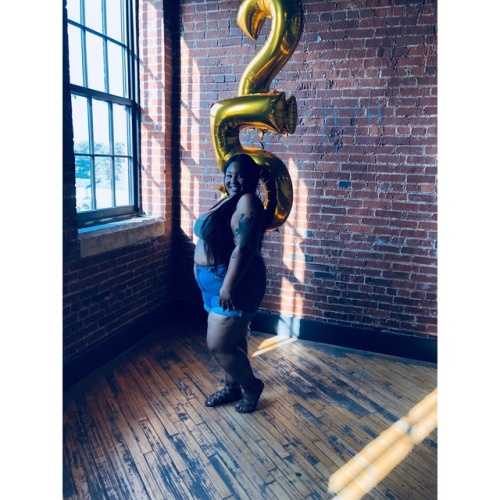 redlipsmwauh:I turned 25 yesterday 