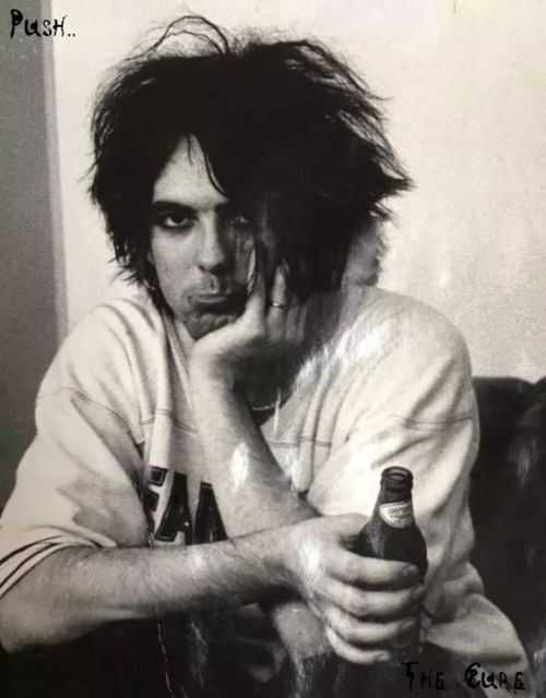 bellatrix01:Robert Smith - The Cure