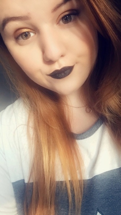 selfie me it’s my face I can’t do makeup but I put in 100% effort feed me compliments please and thanks