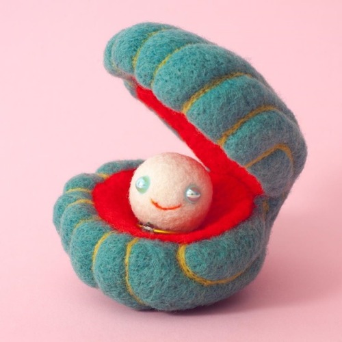 sosuperawesome:Felt Sculpture and Ring Boxes, by Maria...