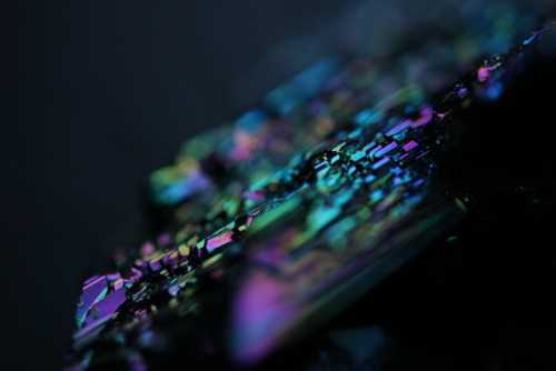 90377:My first unedited macro shots of a silicon carbide crystal...