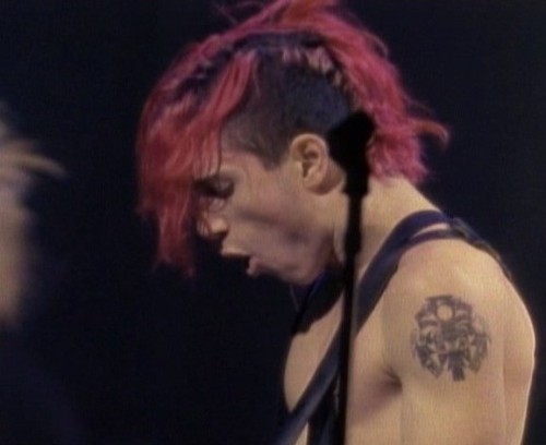 viviendollheart:John Frusciante’s red hot chili hair