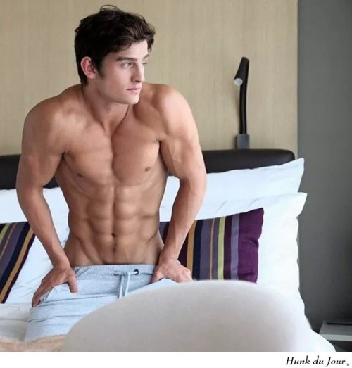 Your Hunk of the Day: Bryant Wood http://hunk.dj/7468