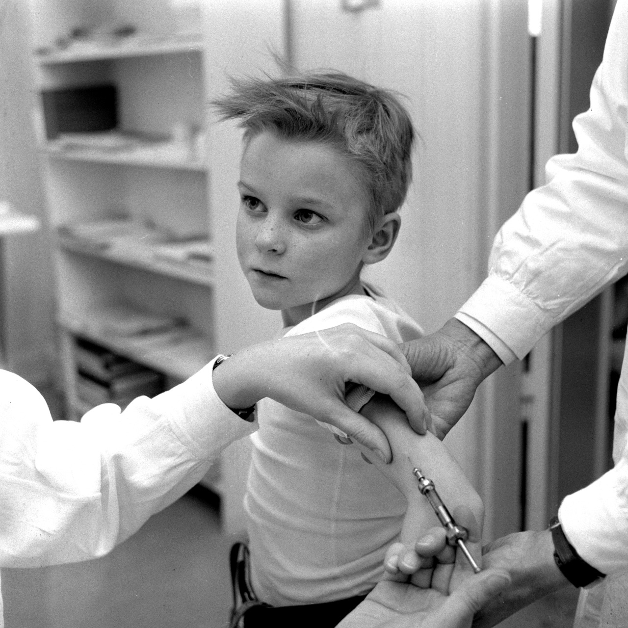 Советские вакцины. Джонас солк полиомиелит. Джонас солк вакцинация. Йонас солк полиомиелит вакцина.