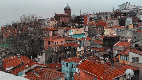 tugbakarademir:“sen konuşmaya devam ettikçe, sözlerinin ardına...