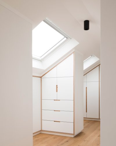 Victorian Loft Conversion / A Small Studio