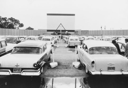 cinema drive in antigo shutterstock