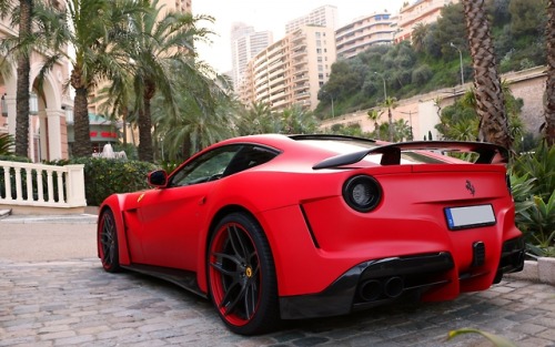 Red Ferrari F12 Berlinetta [3840X2400]