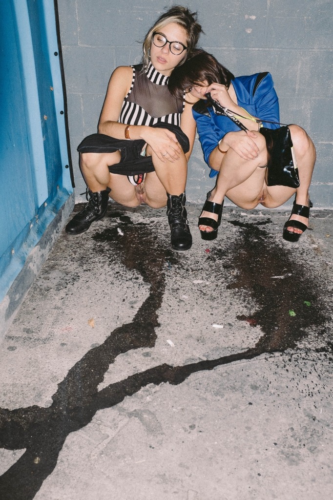 Drunk Girls Pee XXX Pictures