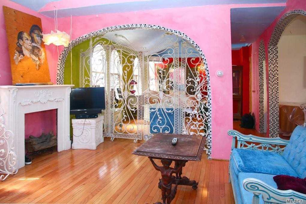 House Hunting Requests Spanish Style Quirky Decor Paint