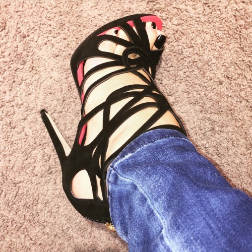 fashionshoes loveheels buffaloboots highheels feets instaheels iloveheels highheelshoes shoelover heelsaddict heels instashoes shoestagram