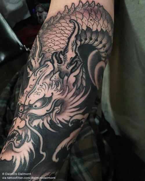 By Dalmiro Dalmont, done at Full Circle Tattoo, San Diego.... big;dalmirodalmont;dragon;facebook;forearm;mythology;neo japanese;twitter