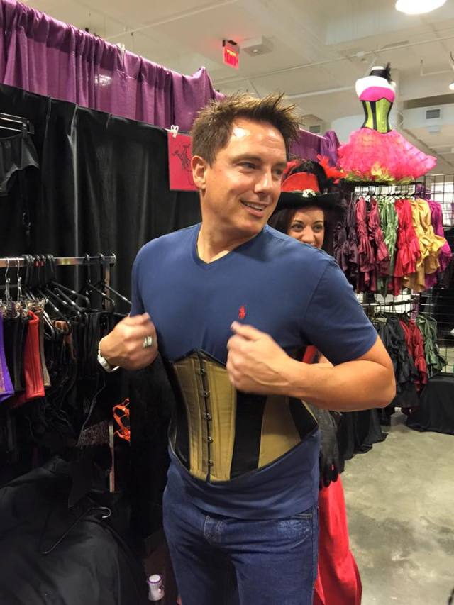 Thebarrowmanforum Bloggingbarrowman John Barrowman Official I