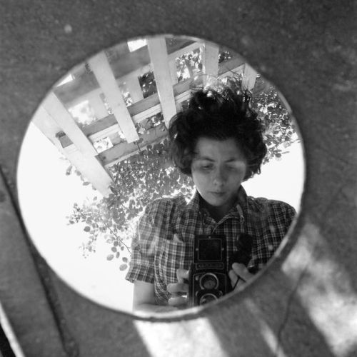 artschoolchild:Vivian Maier. Self Portraits. I’ve been playing...